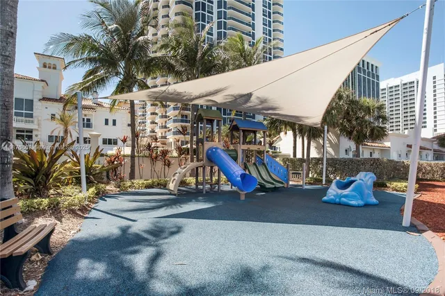 $1,790,000 | 4779 Collins Avenue, Unit 2305, Miami Beach, FL 33140