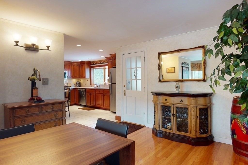 87 Ellery Road Waltham, MA 02453 - Photo 11 of 42 Gallery Image 11