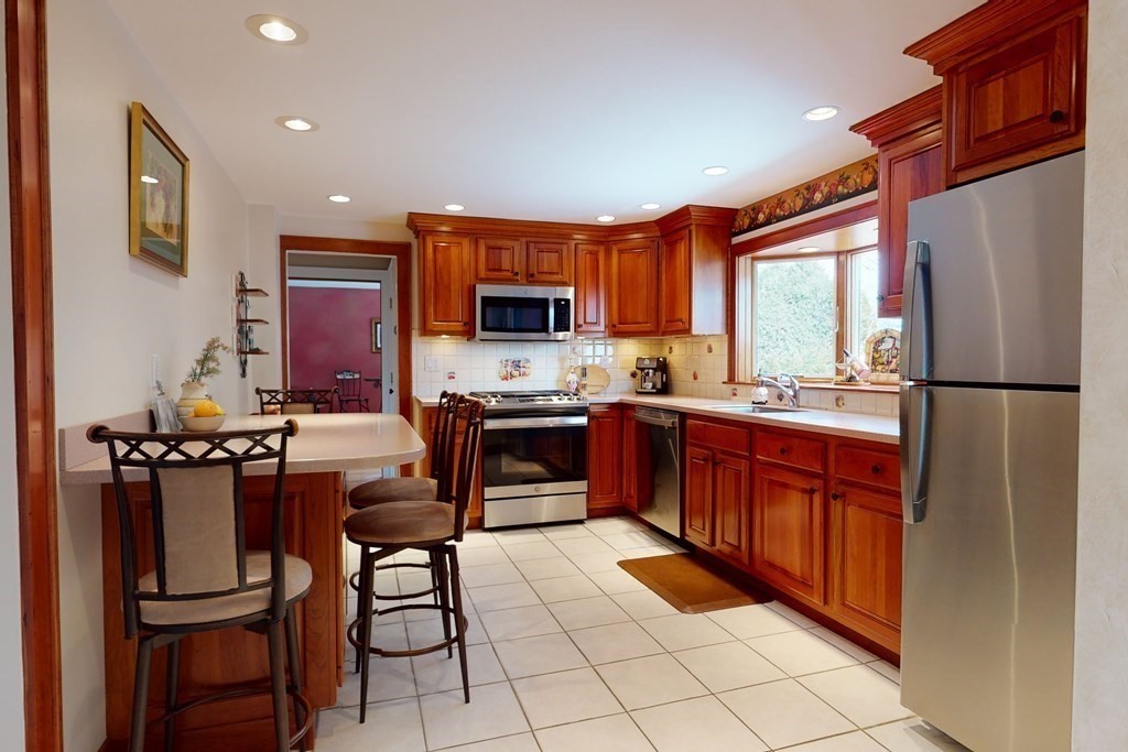 87 Ellery Road Waltham, MA 02453 - Photo 12 of 42 Gallery Image 12