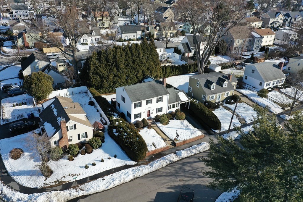 87 Ellery Road Waltham, MA 02453 - Photo 3 of 42 Gallery Image 3