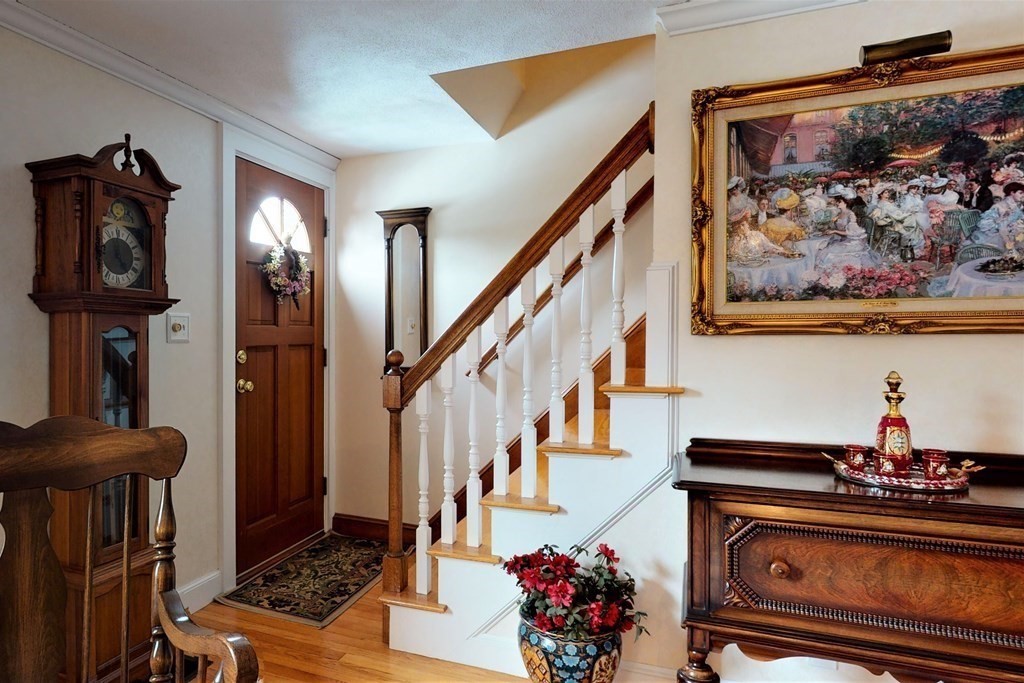 87 Ellery Road Waltham, MA 02453 - Photo 5 of 42 Gallery Image 5