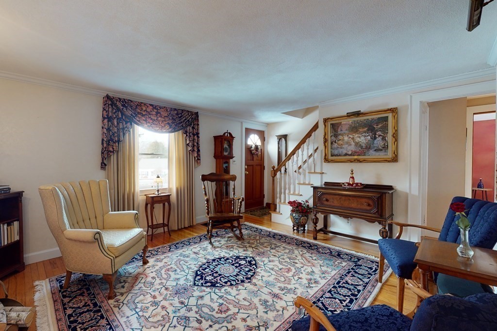 87 Ellery Road Waltham, MA 02453 - Photo 8 of 42 Gallery Image 8