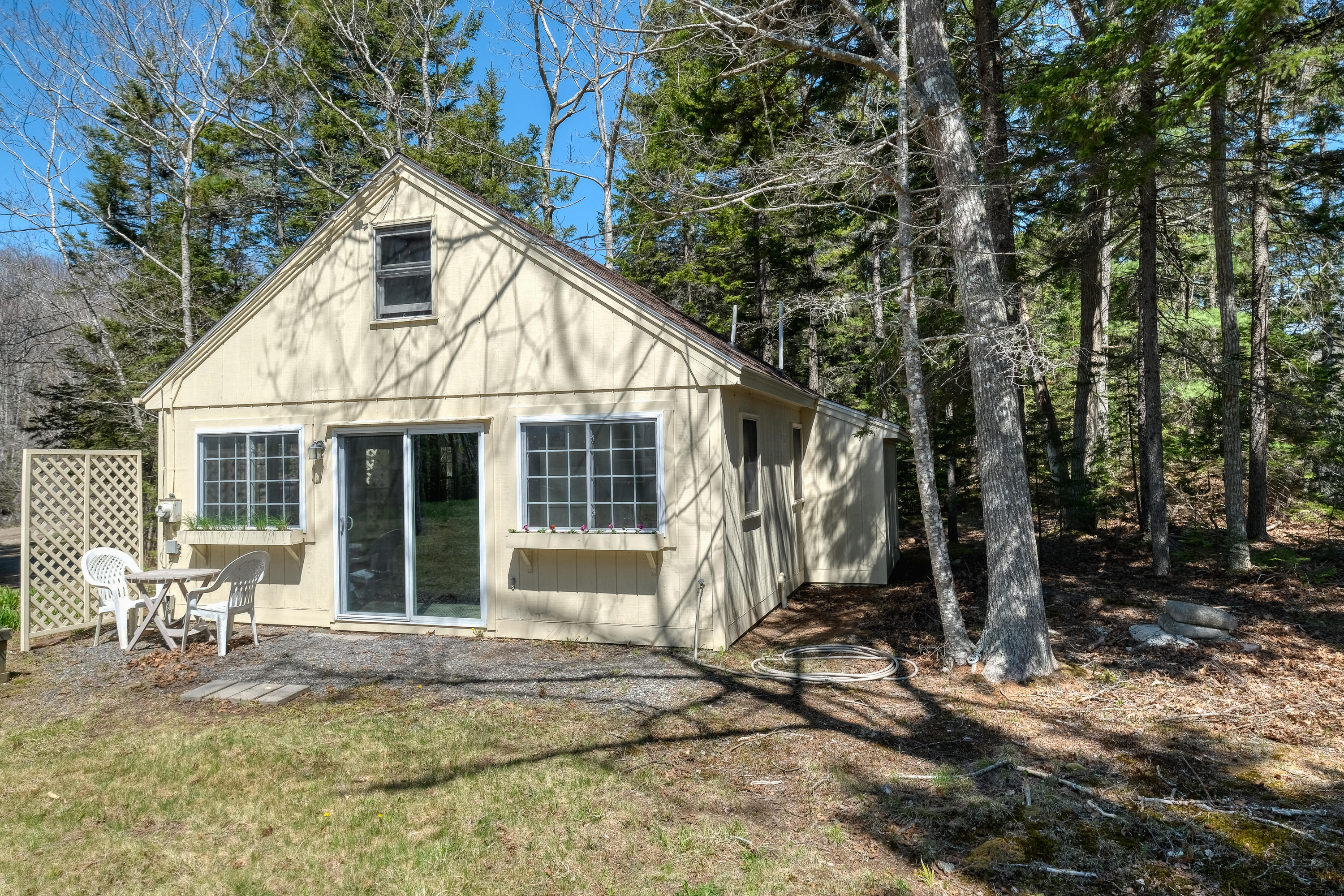 24 Hiawatha Road East Boothbay, ME 04544 - Photo 5 of 33 20210427_24_Hiawatha_8595
