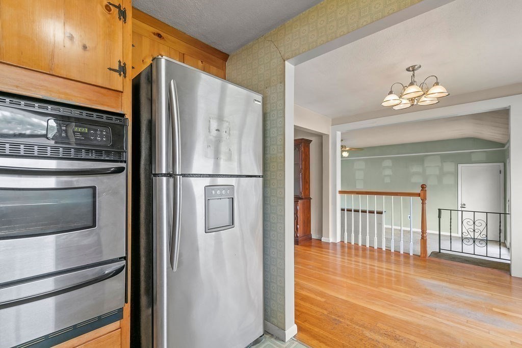 84 Porter Road Marlborough, MA 01752 - Photo 3 of 33 Gallery Image 3
