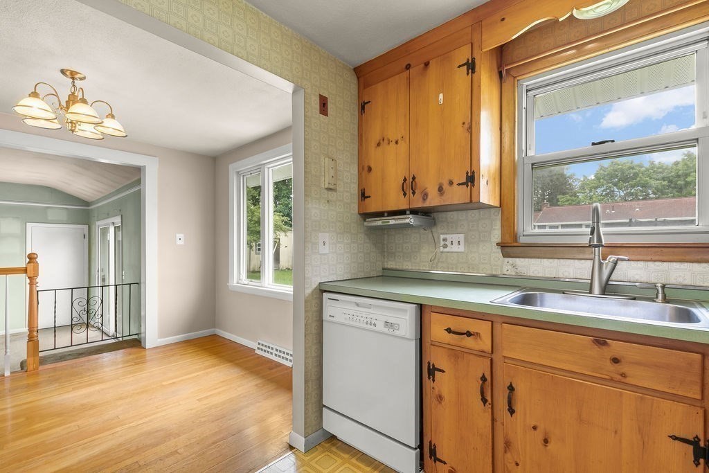 84 Porter Road Marlborough, MA 01752 - Photo 6 of 33 Gallery Image 6