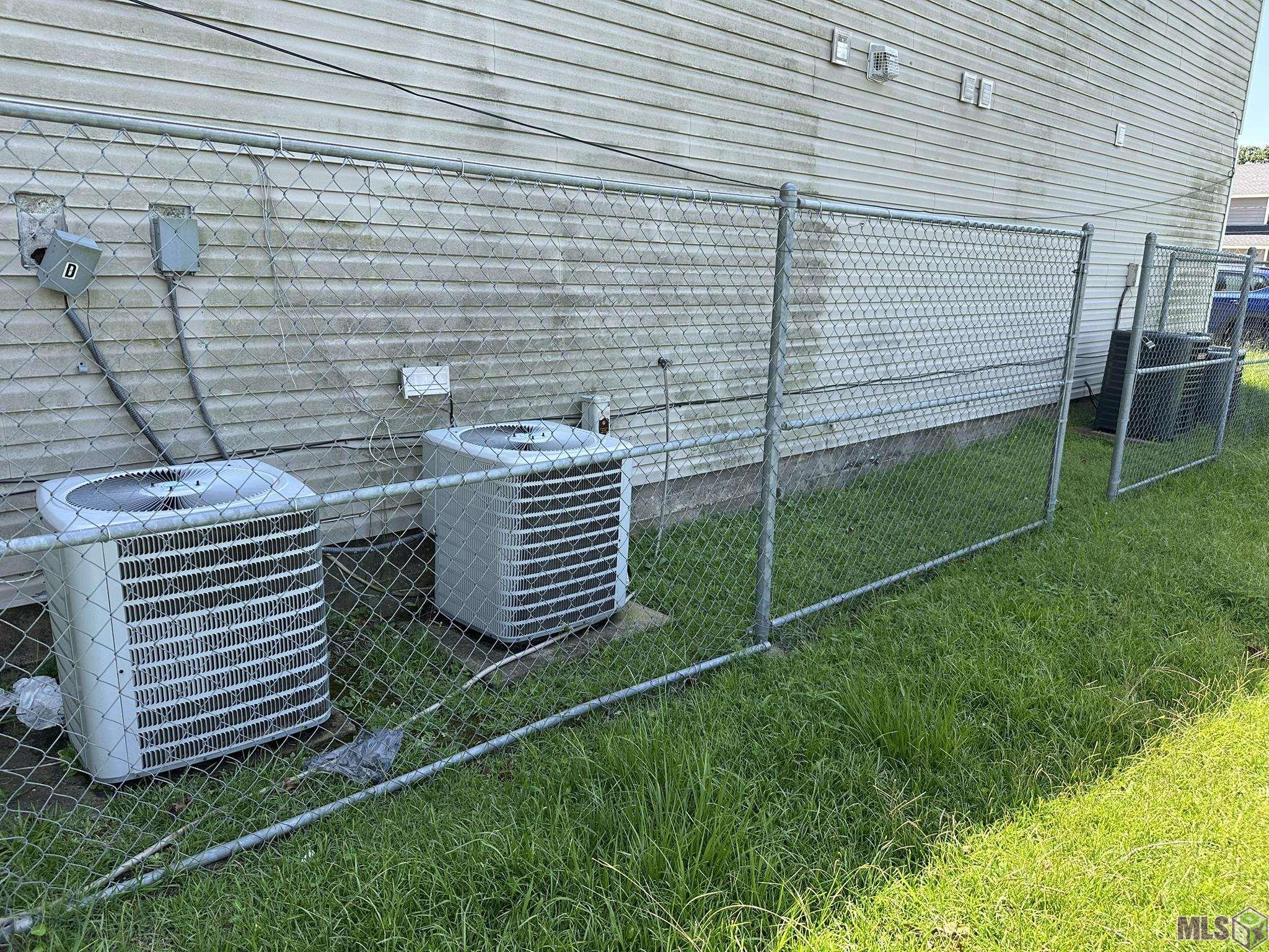 9132 GSRI Avenue Baton Rouge, LA 70810 - Photo 3 of 17