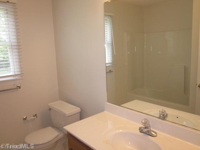 631 Ridgeway Lane Lexington, NC 27295 - Photo 10 of 12 Bath.