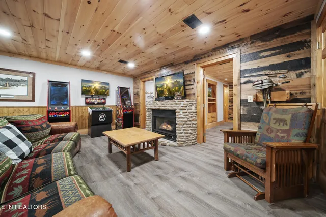 $1,149,900 | 836 Bear Run Way, Sevierville, TN 37862