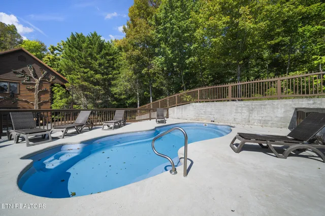 $1,149,900 | 836 Bear Run Way, Sevierville, TN 37862