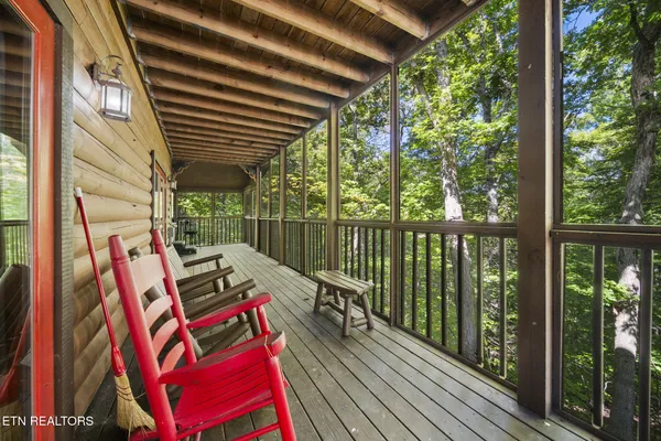$899,900 | 836 Bear Run Way, Sevierville, TN 37862