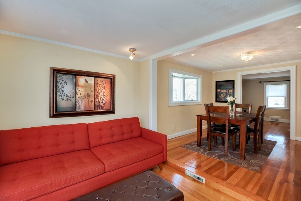34 Hamilton Road Belmont, MA 02478 - Photo 9 of 25 Gallery Image 9