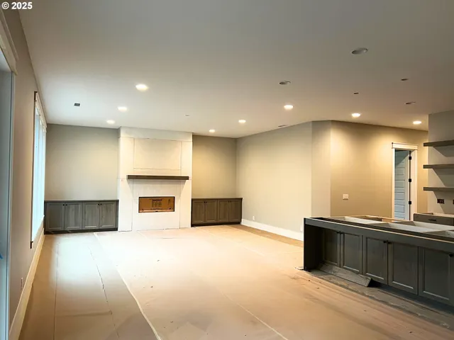 $899,990 | 16221 Northeast 180th Street, Brush Prairie, WA 98606