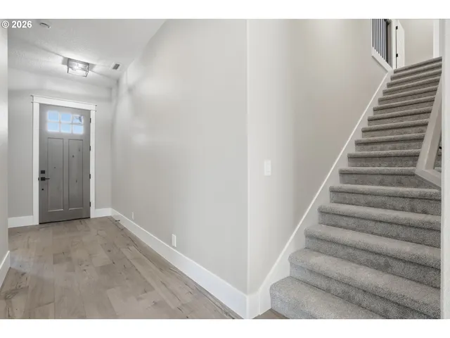 $899,990 | 16221 Northeast 180th Street, Brush Prairie, WA 98606