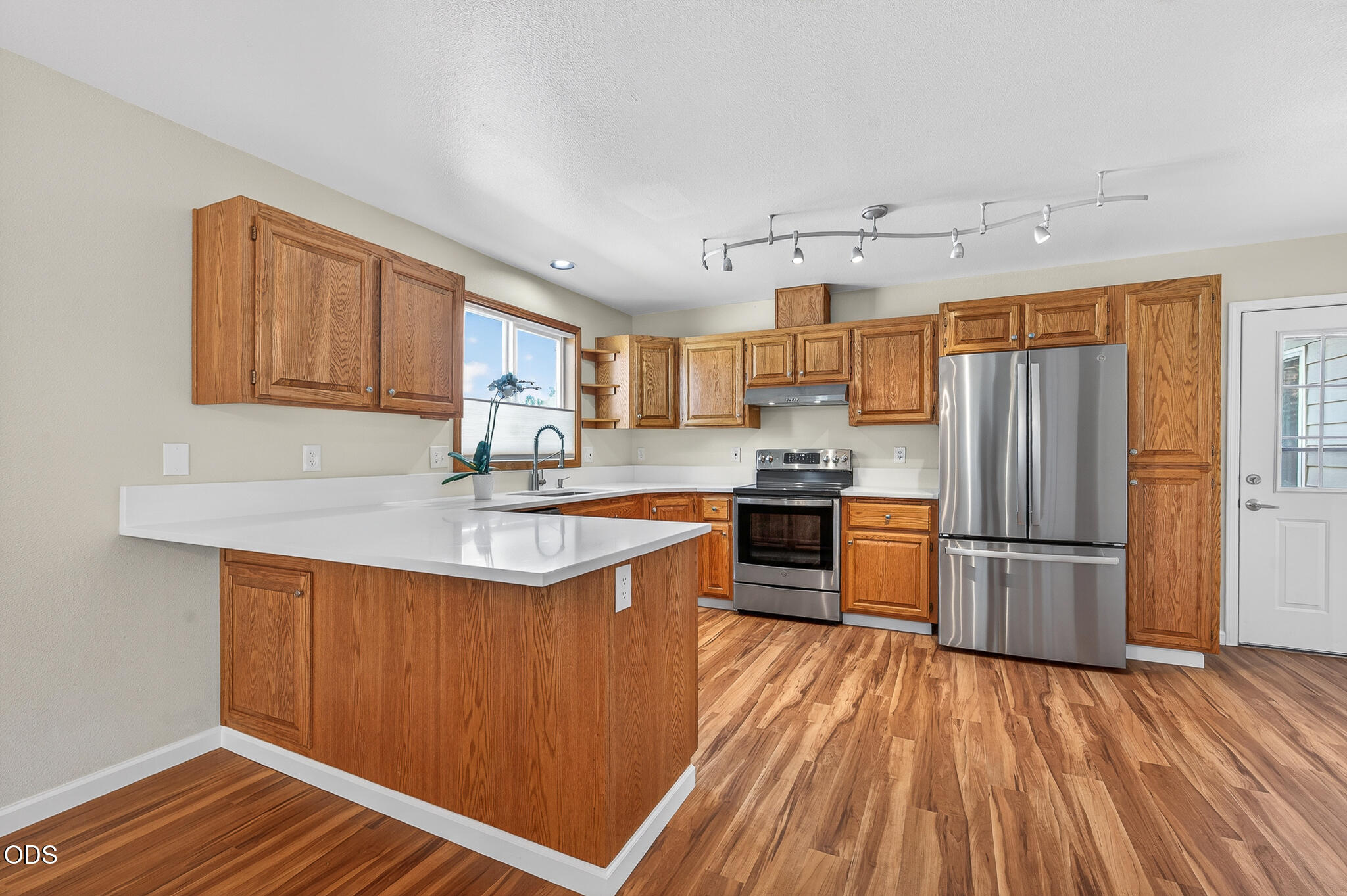 2990 Northeast Wells Acres Road Bend, OR 97701 - Photo 4 of 39