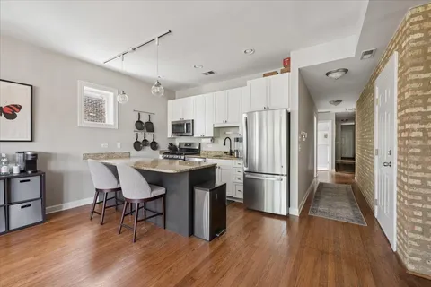 $575,000 | 2114 North Spaulding Avenue, Unit 2, Chicago, IL 60647