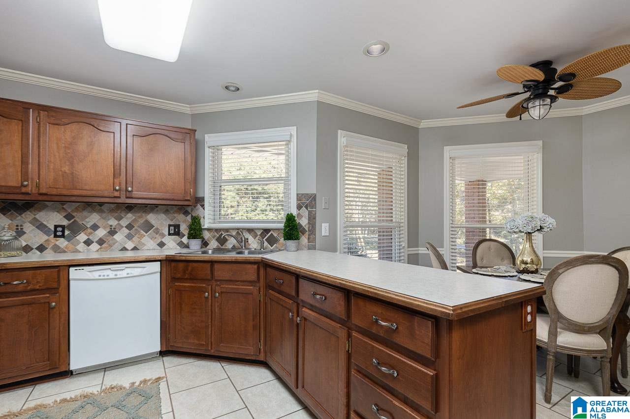 313 Thompson Road Alabaster, AL 35007 - Photo 12 of 43