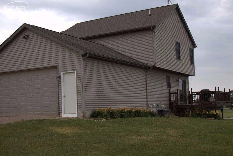 6644 West Hayner Road Fowlerville, MI 48836 - Photo 4 of 62 21315408-3.JPG