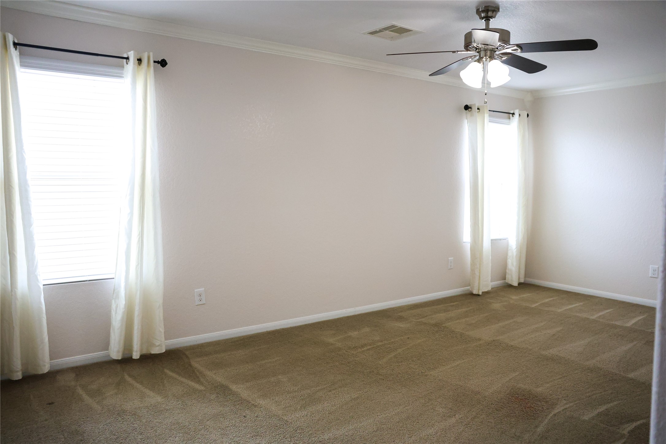 15631 South Fall Fern Circle Houston, TX 77044 - Photo 11 of 25 Large game room located on the second floor—perfect for entertaining, relaxing, or creating a flexible additional living space.