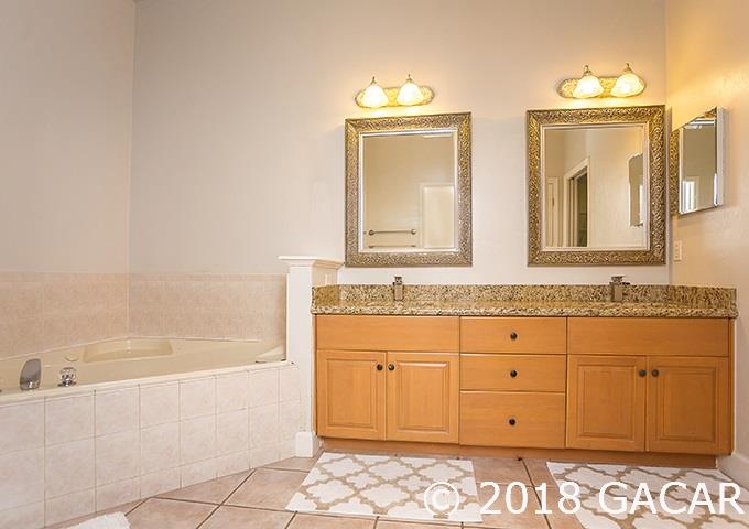 10104 Southwest 17th Place Gainesville, FL 32607 - Photo 9 of 24 Gallery Image 9