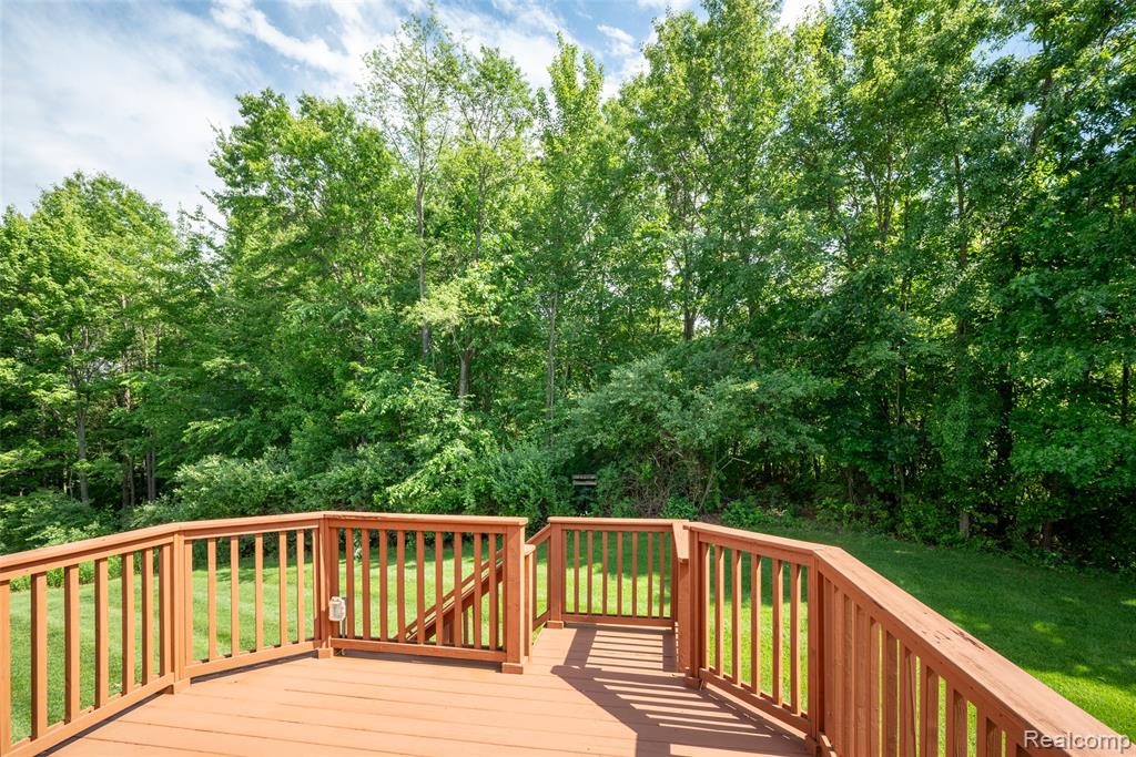 292 Bryce Court Howell, MI 48843 - Photo 10 of 34
