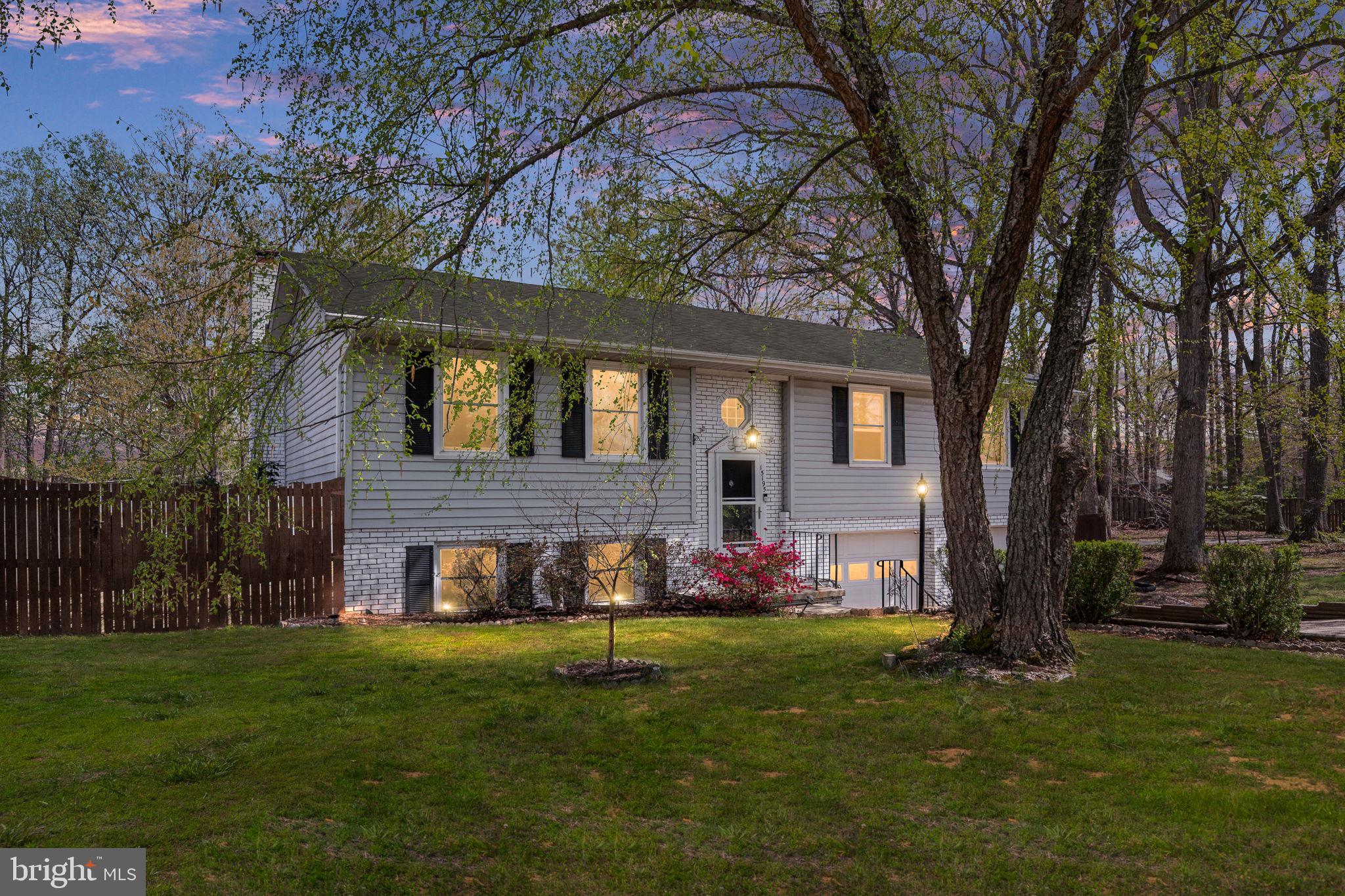 15195 Dyers Road Woodbridge, VA 22193 - Photo 2 of 53 a front view of house with yard
