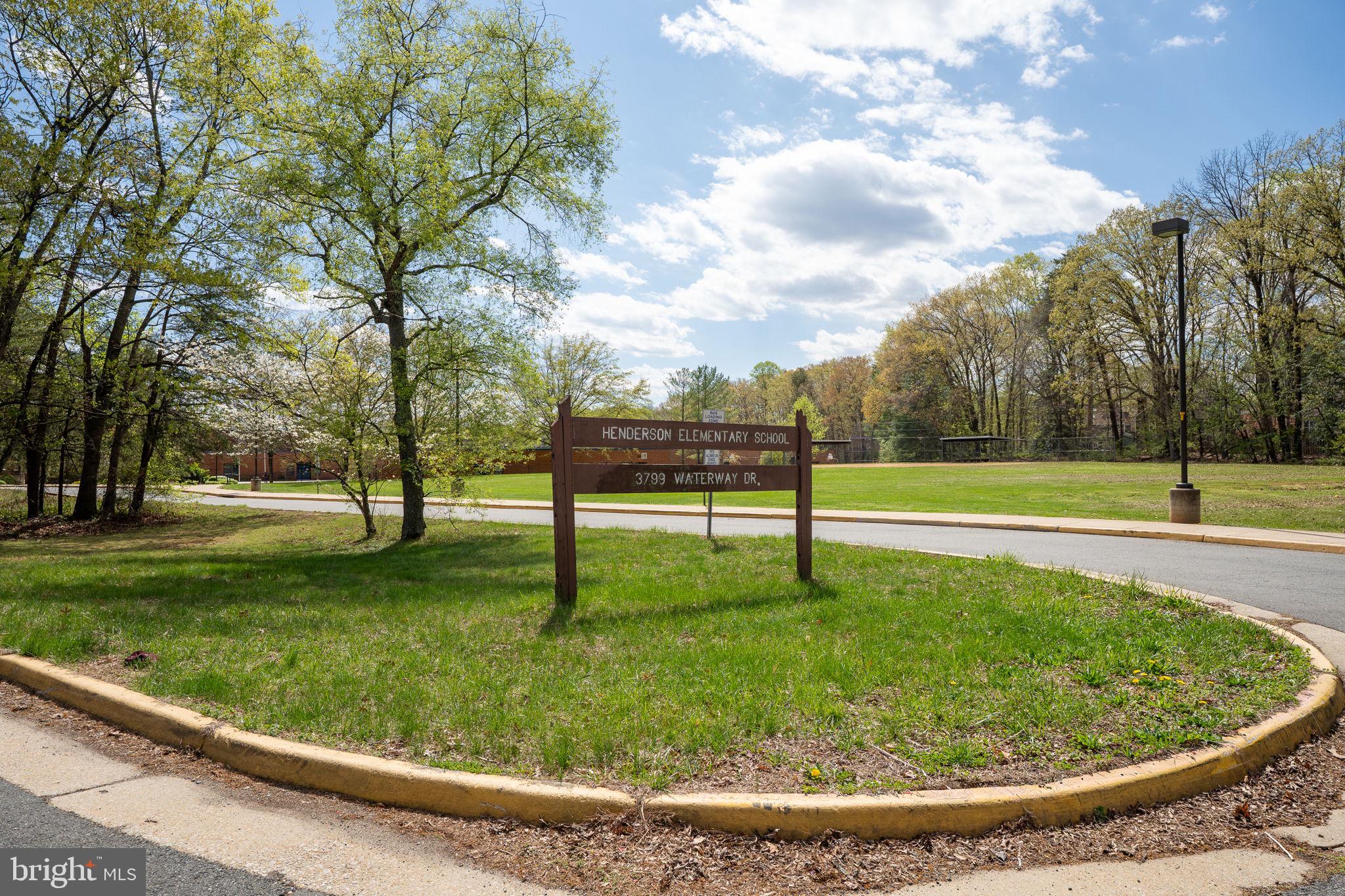 15195 Dyers Road Woodbridge, VA 22193 - Photo 50 of 53 a view of a garden with trees