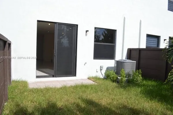 $3,300 | 15862 Northwest 91st Court, Unit 15862, Miami Lakes, FL 33018