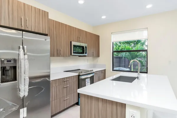 $3,300 | 15862 Northwest 91st Court, Unit 15862, Miami Lakes, FL 33018