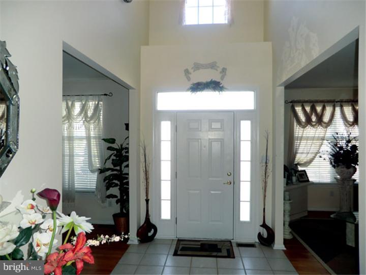 54 Whitford Drive Burlington, NJ 08016 - Photo 2 of 19 Foyer