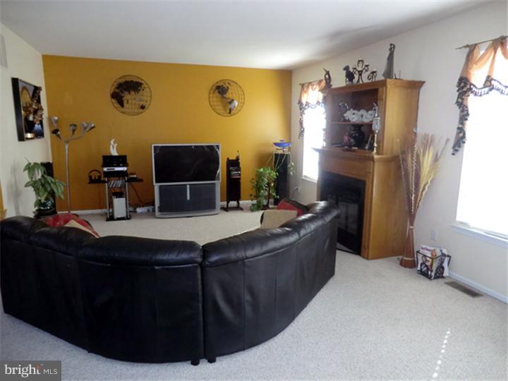 54 Whitford Drive Burlington, NJ 08016 - Photo 6 of 19 Family Room