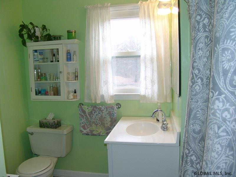 343 Miller Road Rexford, NY 12148 - Photo 18 of 25 Photo 18