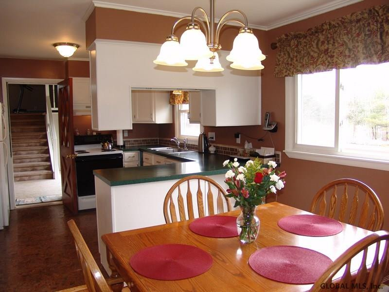343 Miller Road Rexford, NY 12148 - Photo 4 of 25 Photo 4