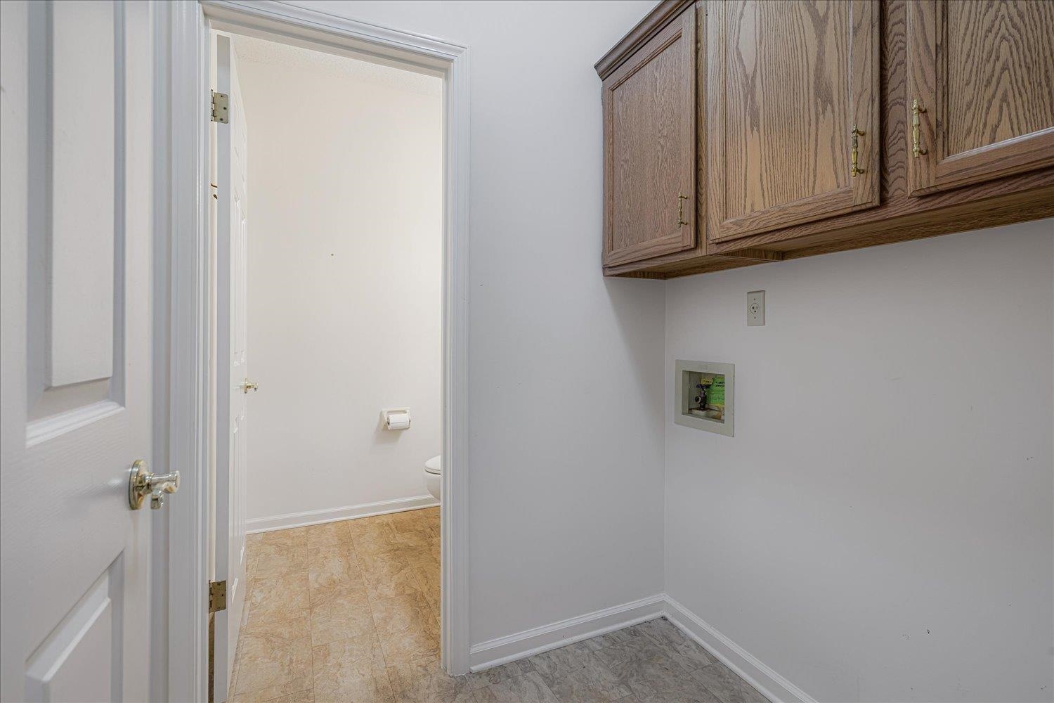 1665 Riverdale Road Germantown, TN 38138 - Photo 26 of 39 a view of cabinets