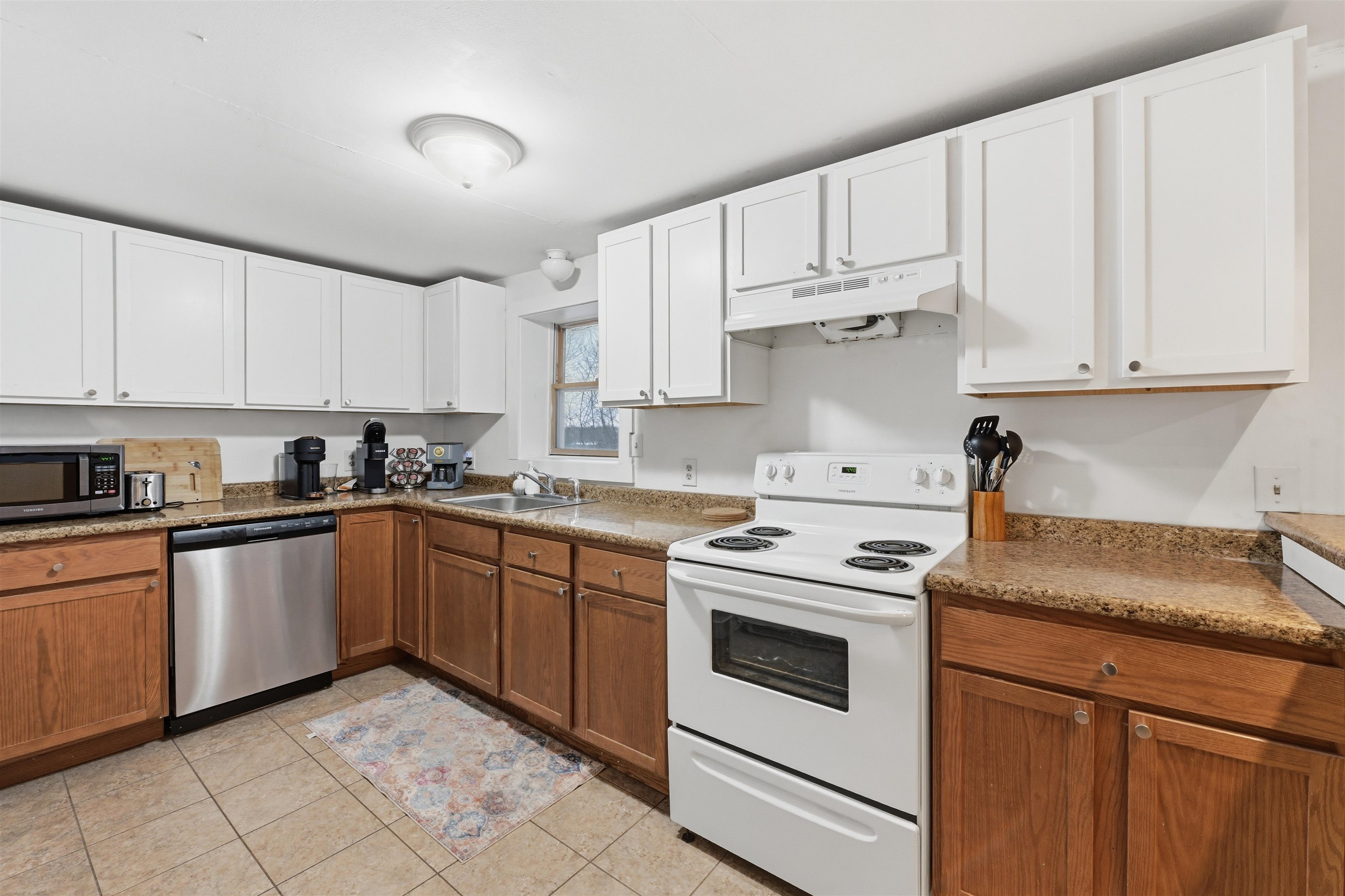 446 Colchester Avenue Burlington, VT 05401 - Photo 4 of 30