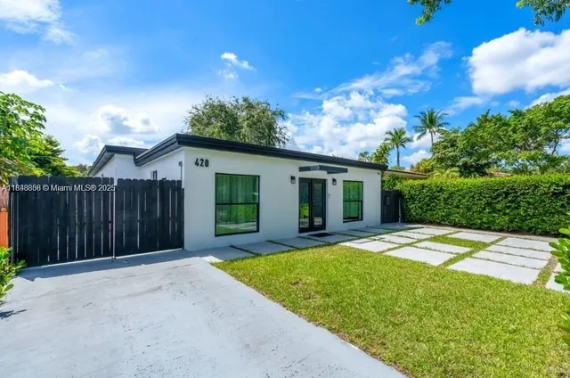 $1,375,000 | 420 Northeast 90th Street, El Portal, FL 33138