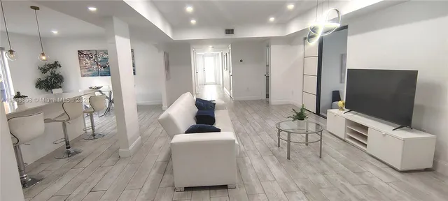 $1,375,000 | 420 Northeast 90th Street, El Portal, FL 33138