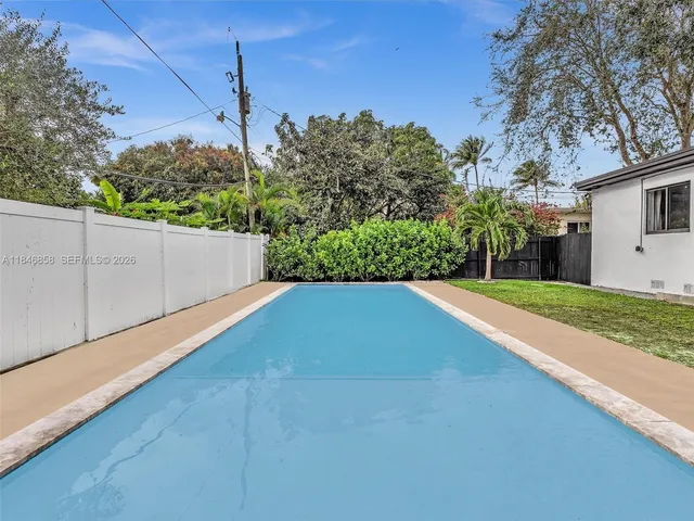 $1,200,000 | 420 Northeast 90th Street, El Portal, FL 33138