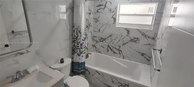 $1,375,000 | 420 Northeast 90th Street, El Portal, FL 33138