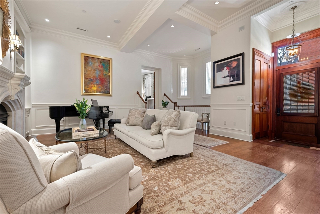 50 Beacon Street, Unit 1 Boston, MA 02108 - Photo 3 of 30