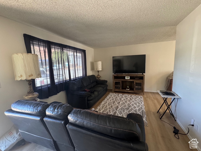 527 Palisade Drive Moab, UT 84532 - Photo 2 of 51 100% NEW LVP FLOORS