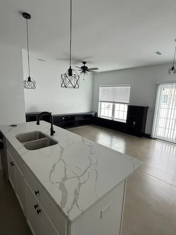 $2,050 | 3304 Stoneway Court, Champaign, IL 61822