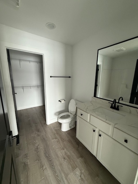 3304 Stoneway Court Champaign, IL 61822 - Photo 5 of 10 a bathroom with a double vanity sink and mirror