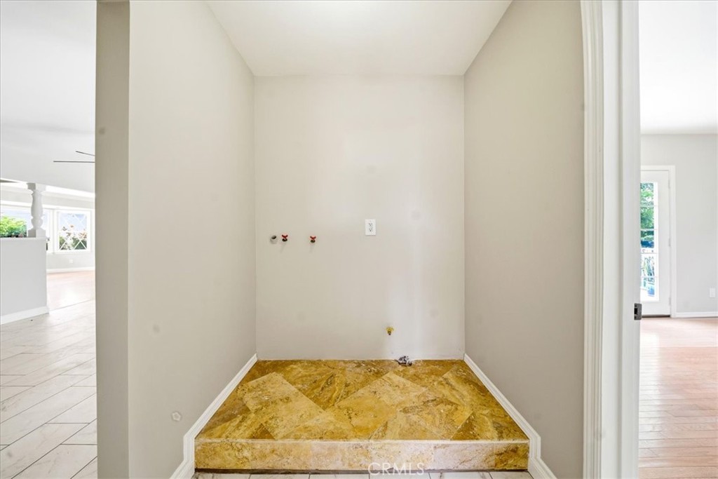 6481 Dos Rios Road Downey, CA 90240 - Photo 10 of 27 a view of bathroom