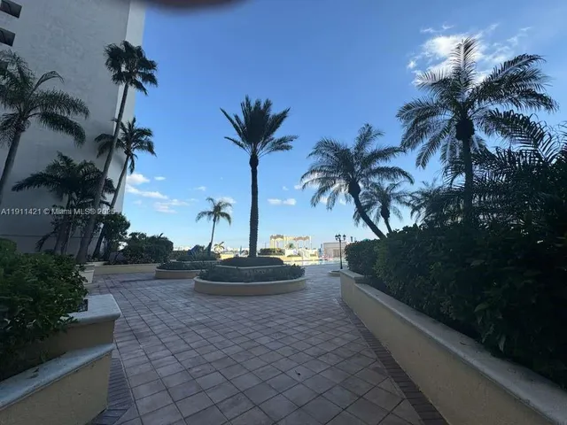 $2,750 | 7601 East Treasure Drive, Unit 2317, North Bay Village, FL 33141