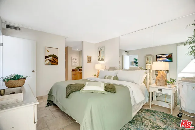 $575,000 | 1750 East Ocean Boulevard, Unit 704, Long Beach, CA 90802