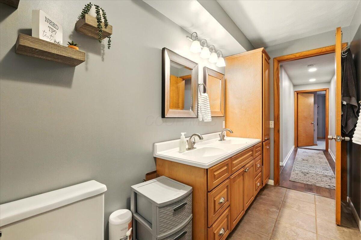 1150 Delwood Road Mansfield, OH 44905 - Photo 27 of 40 Full Bathroom