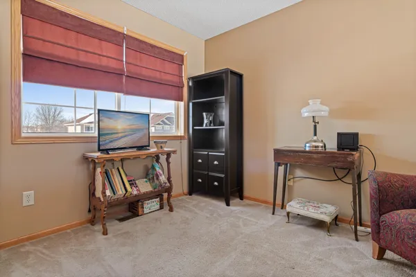 $300,000 | 19496 Prairieview Drive, Rogers, MN 55374