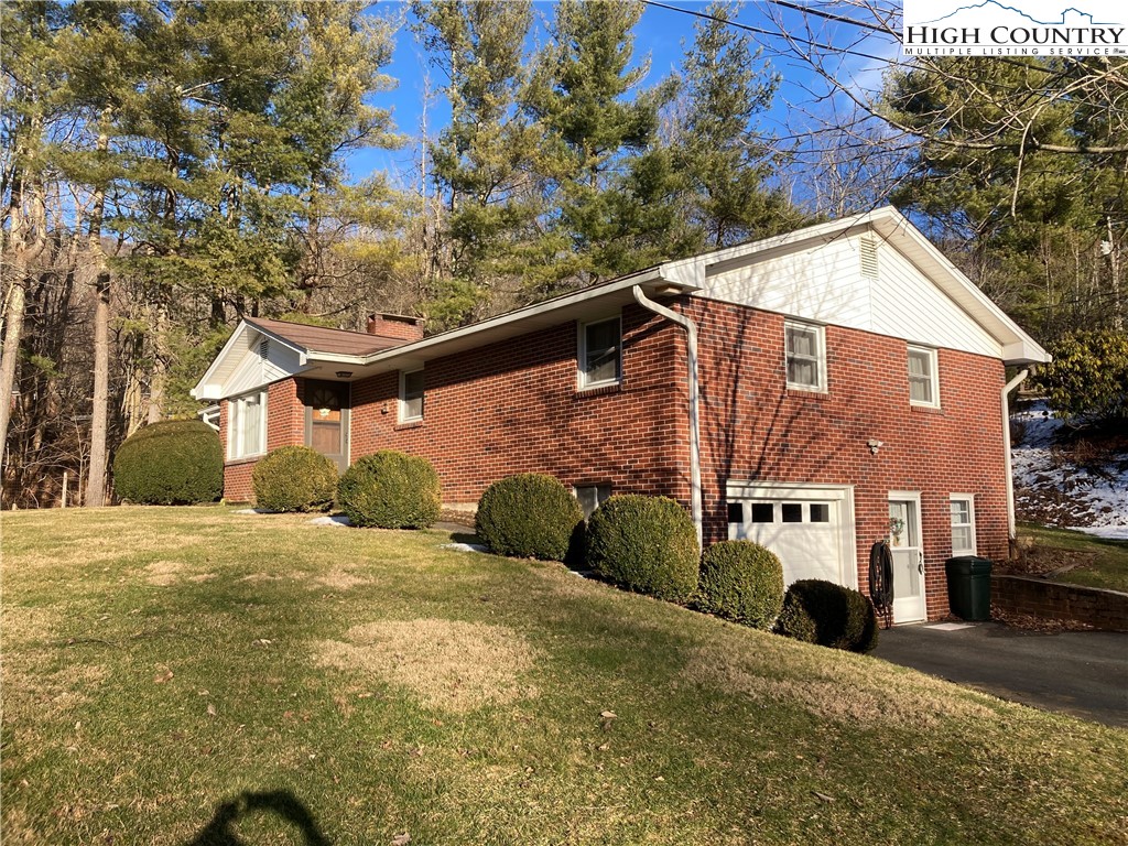 2749 Highway 421 Boone, NC 28607 - Photo 1 of 36 Gallery Image 1