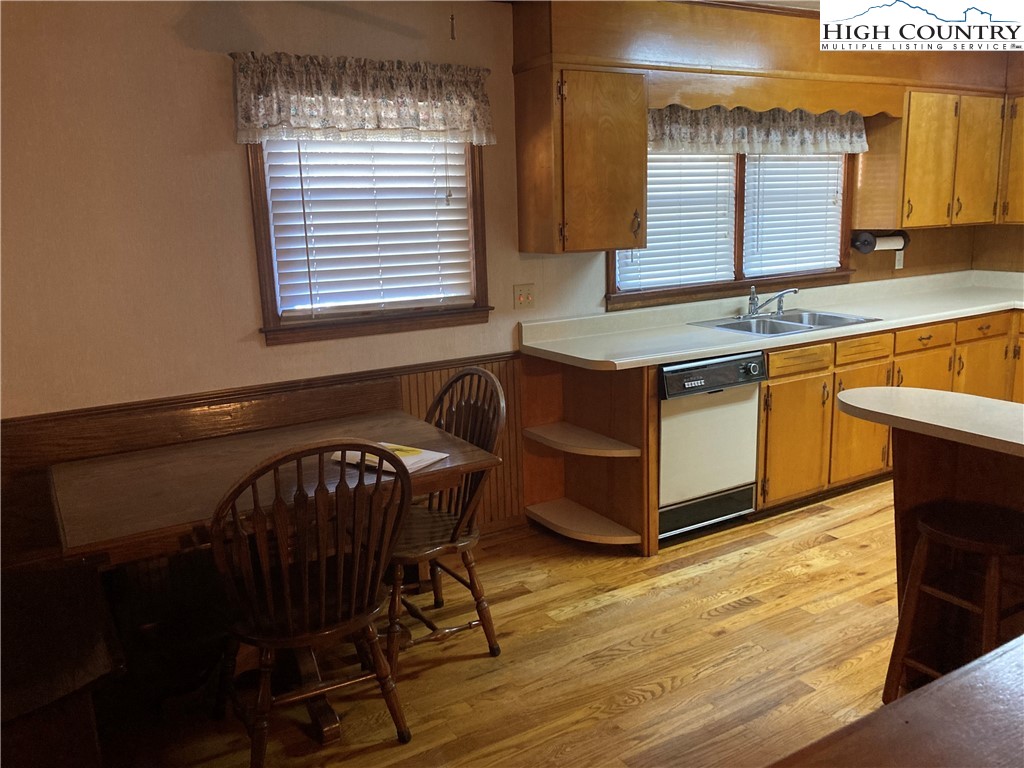 2749 Highway 421 Boone, NC 28607 - Photo 12 of 36 Gallery Image 12