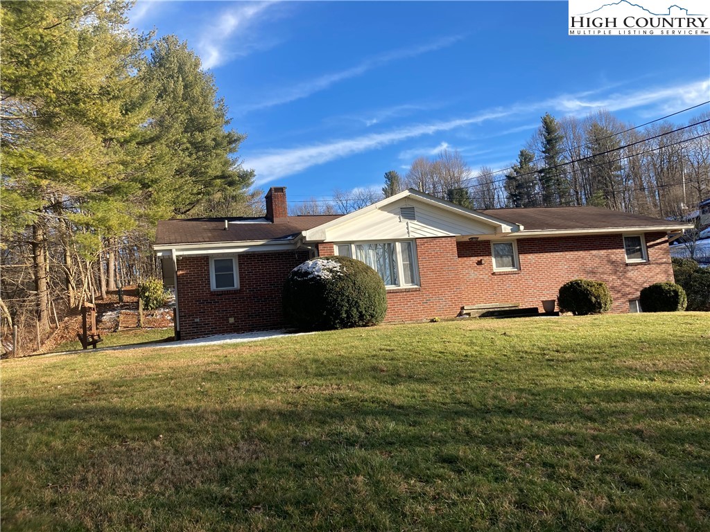 2749 Highway 421 Boone, NC 28607 - Photo 2 of 36 Gallery Image 2